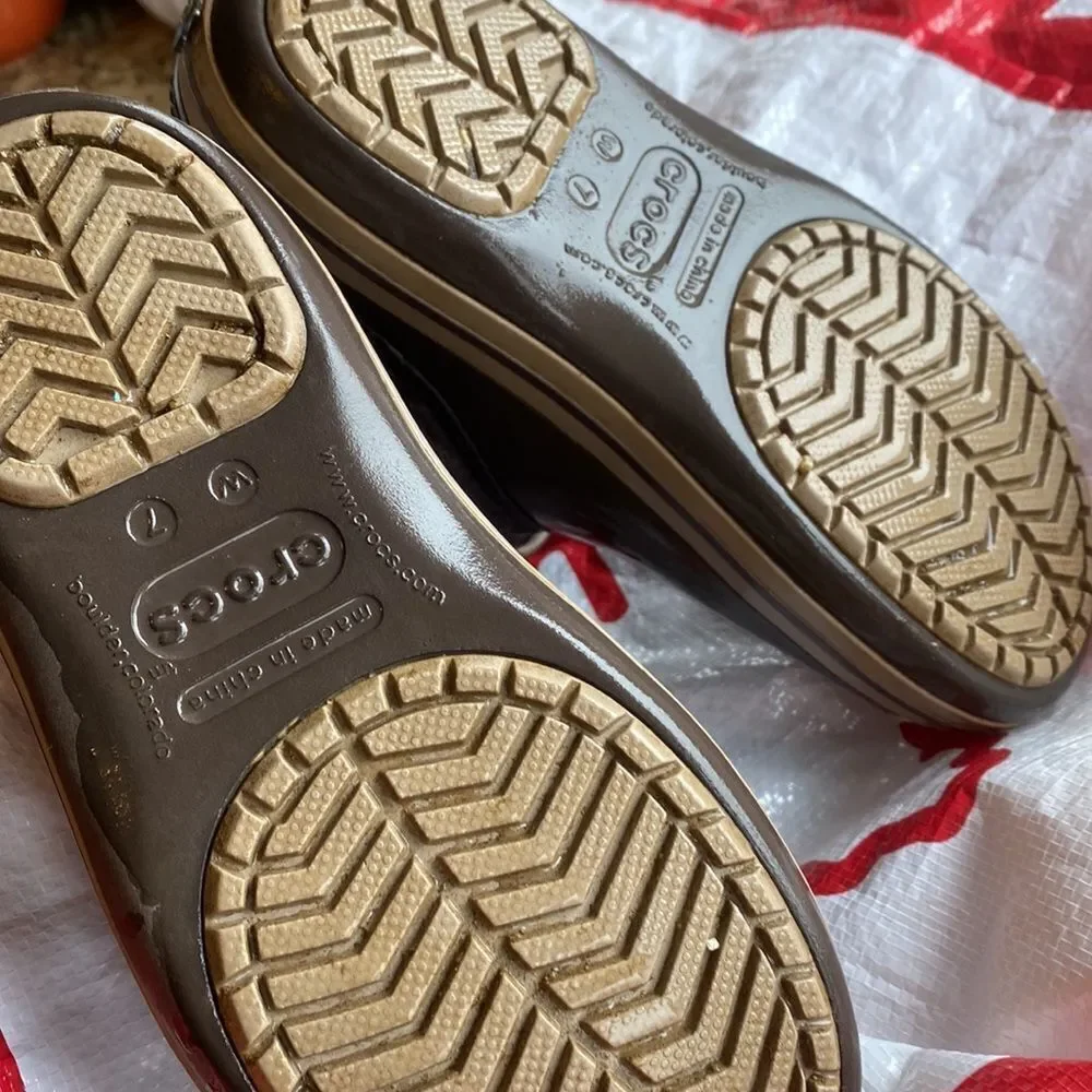 Crocs winter rain boots $72 Chocolate womans 7